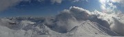 55 Col ritorno del sole si apre il panorama sulla cresta da poco salita e verso il Golla e il Matto di Golla